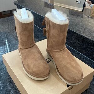 NWT Meilani Uggs